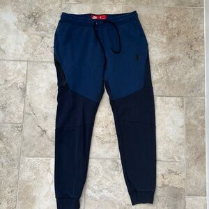 Men’s Nike Tech pants/joggers